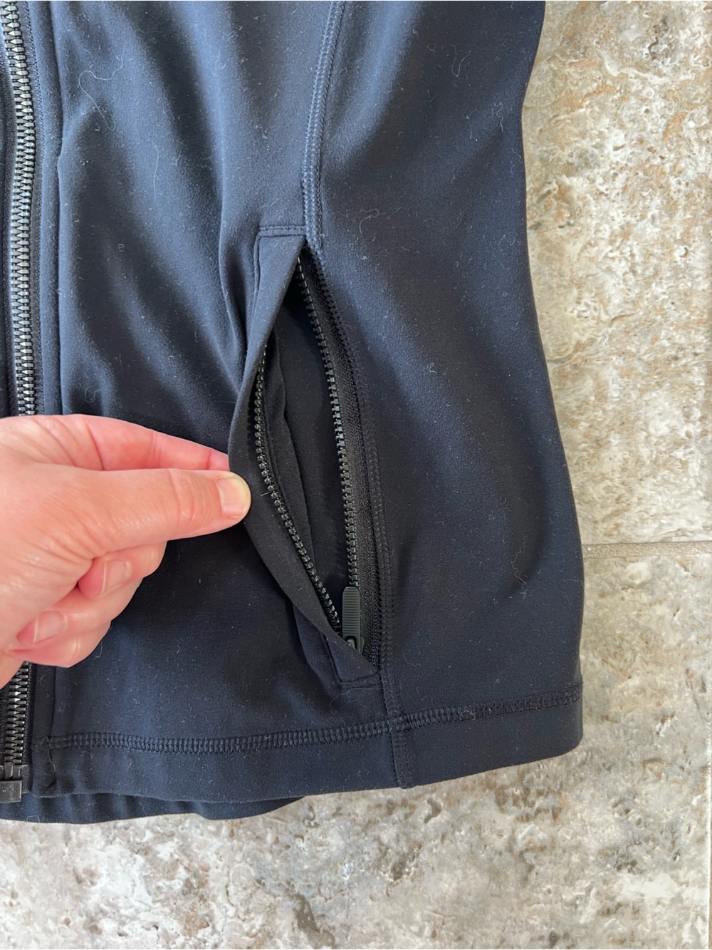 Lululemon Hooded Zip Up Define Lightweight Thumbholes Jacket Nulu Black, size 8 - Picture 6 of 10